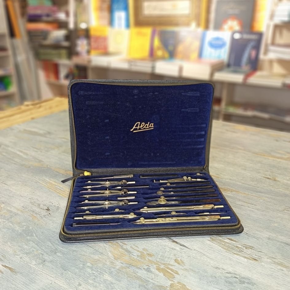 Antika Pergel Takımları: Zamanın Efsanevi İzleri