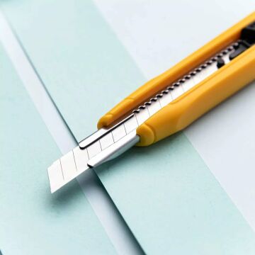 Deli Dar Maket Bıçağı 9 mm EDL009B